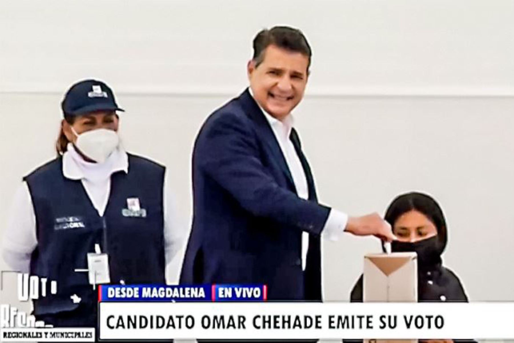 Candidato Omar Chehade emitió su voto en Magdalena del Mar