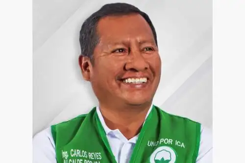 Carlos Reyes, candidato por el movimiento regional Uno por Ica es el virtual nuevo alcalde provincial de Ica, al obtener el 35.2 % de las preferencias electorales, según los sondeos efectuados a boca de urna por la encuestadora Ipsos.