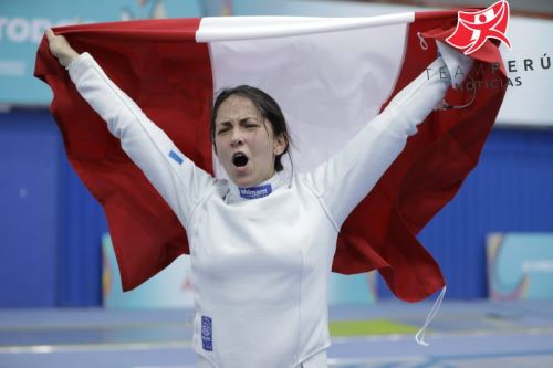 María Luis Doig celebra la obtención de su medalla de oro