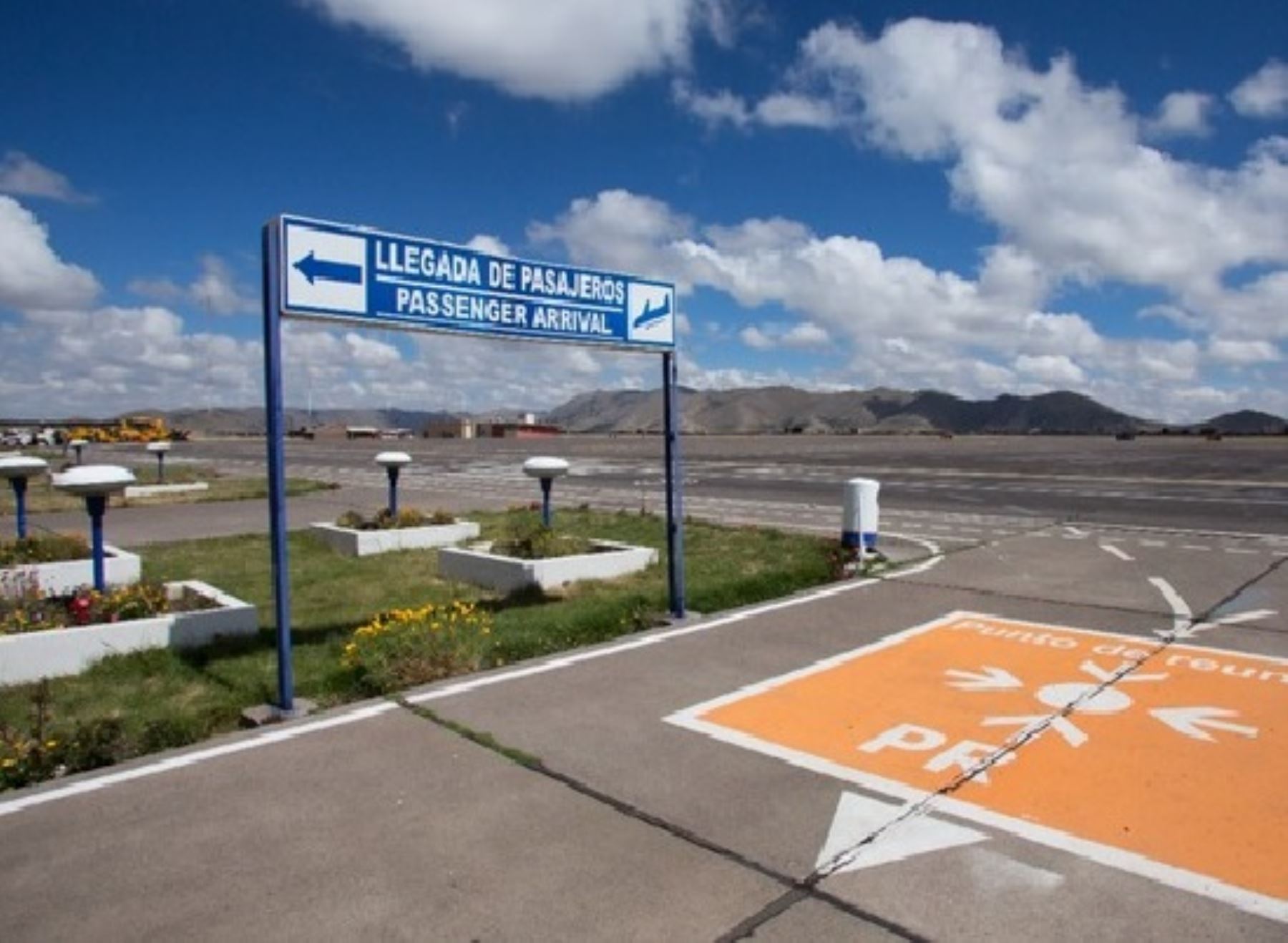 El aeropuerto de Juliaca reanuda desde hoy sus operaciones tras permanecer cerrado por 15 días para realizar labores de reparación de la pista de aterrizaje. Foto: ANDINA/difusión.