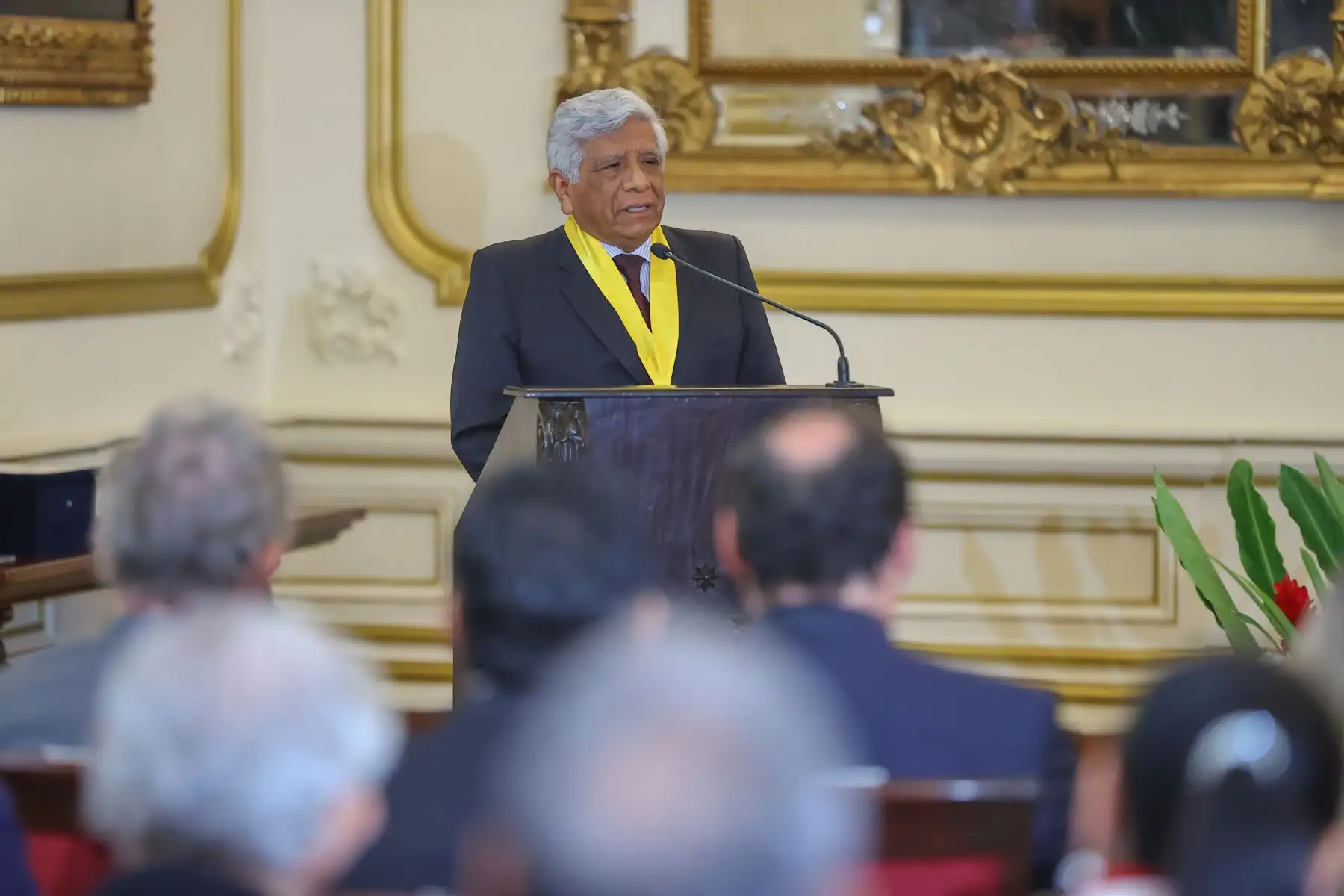 El alcalde de Lima, Arq. Miguel Romero Sotelo, entregó la llave de la ciudad al secretario general de la Organziación de Estados Americanos (OEA) Dr. Luis Almagro Lemes, que tambien será declarado Huésped Ilustre. 
Foto: ANDINA/Andrés Valle