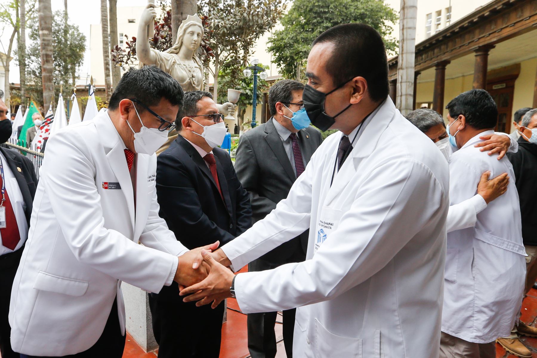 Desde el Hospital 2 de Mayo, el ministro de salud, Jorge López Peña, participa en la ceremonia en conmemoración del día de la Medicina Peruana y el 87° aniversario de creación institucional.

Foto:ANDINA/MINSA