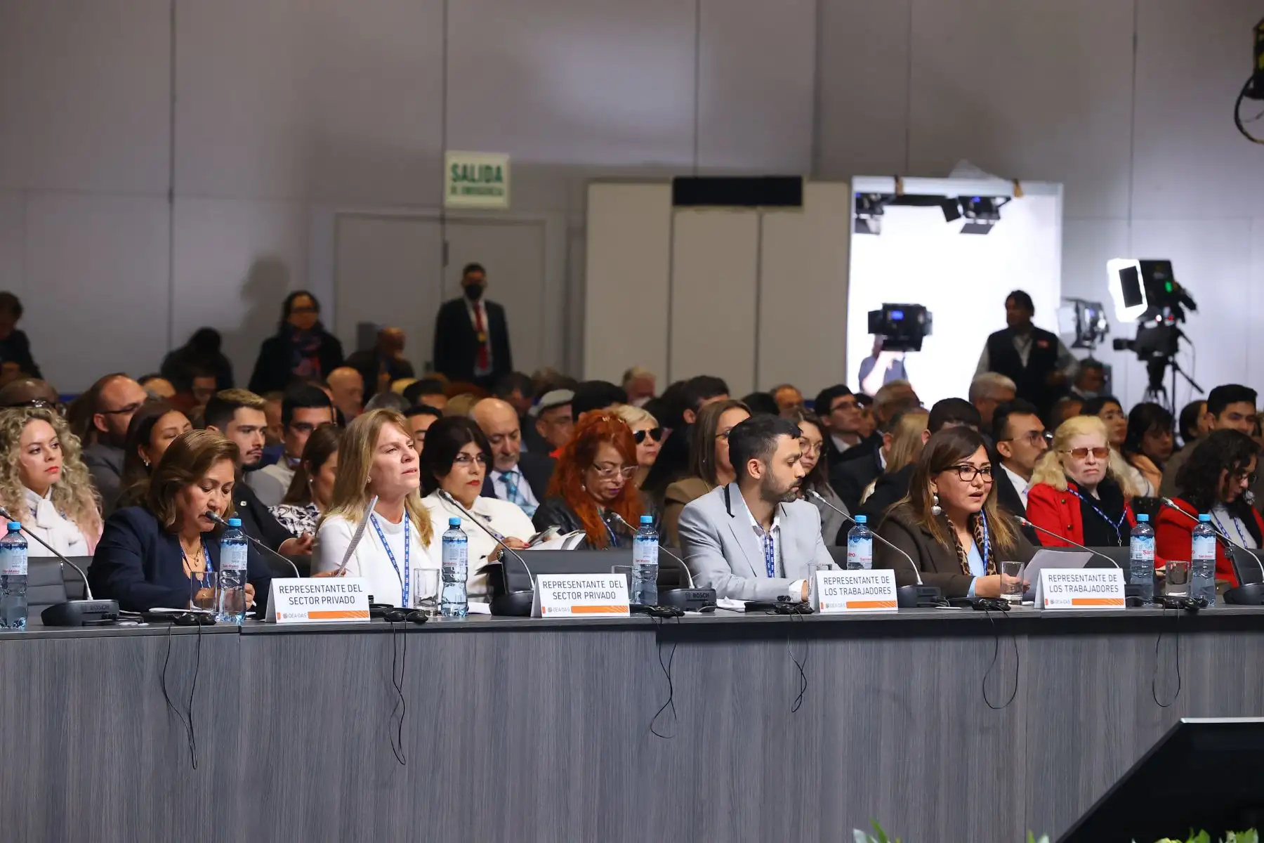 El presidente de la República, Pedro Castillo, inauguró el diálogo de los jefes de delegación con los representantes de las organizaciones de la sociedad civil y otros actores sociales, en el marco del 52º Asamblea General de la OEA.
Foto: ANDINA/Andrés Valle