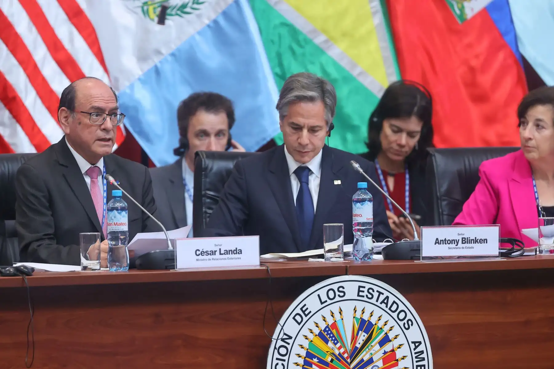 El canciller César Landa, y el secretario de estado de Estados Unidos, Antony Blinken, participan de la reunión ministerial sobre la declaración sobre migración y protección de Los Ángeles, en el marco del 52º Asamblea General de la OEA.

Foto: ANDINA/Andrés Valle