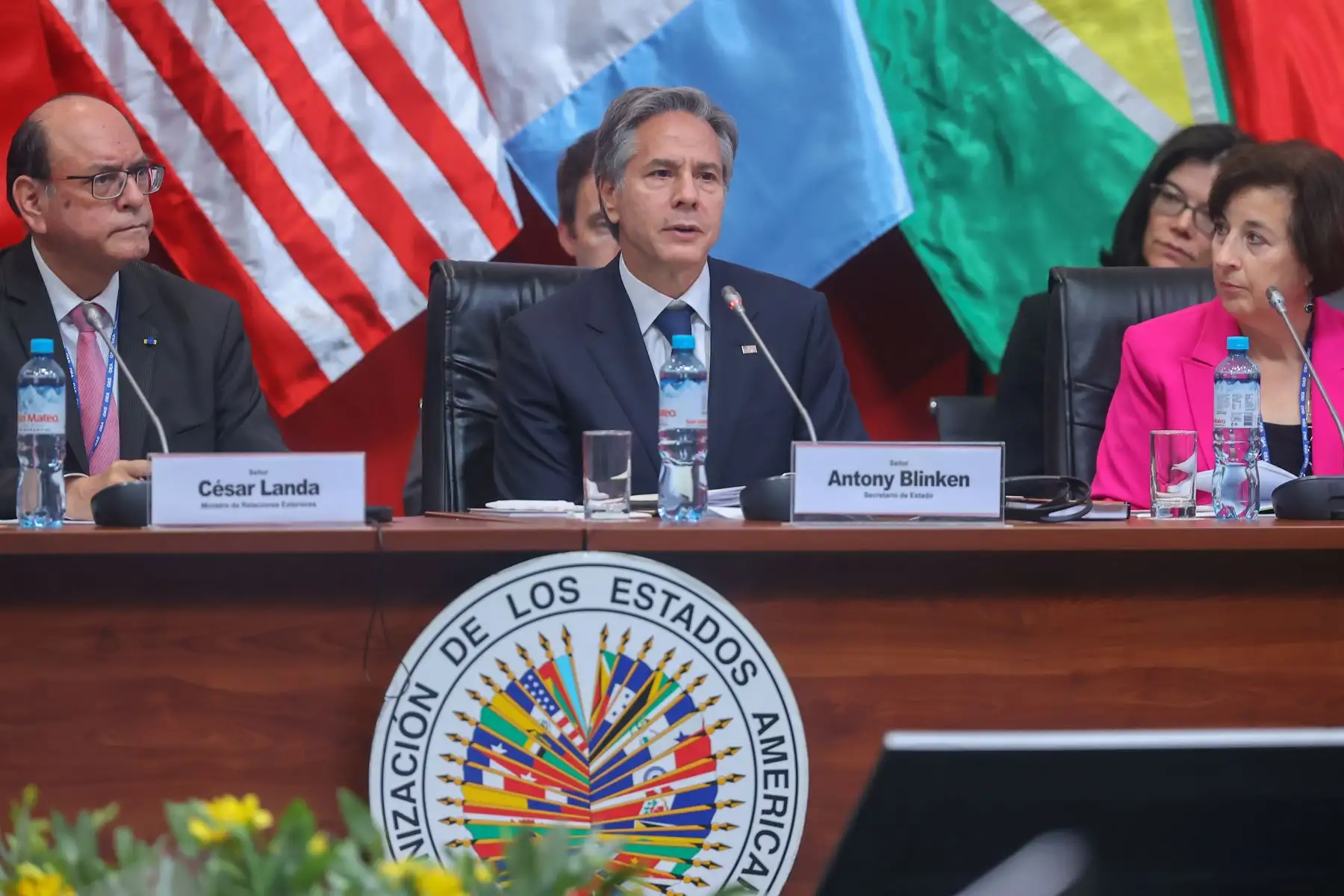 El canciller César Landa, y el secretario de estado de Estados Unidos, Antony Blinken, participan de la reunión ministerial sobre la declaración sobre migración y protección de Los Ángeles, en el marco del 52º Asamblea General de la OEA.

Foto: ANDINA/Andrés Valle