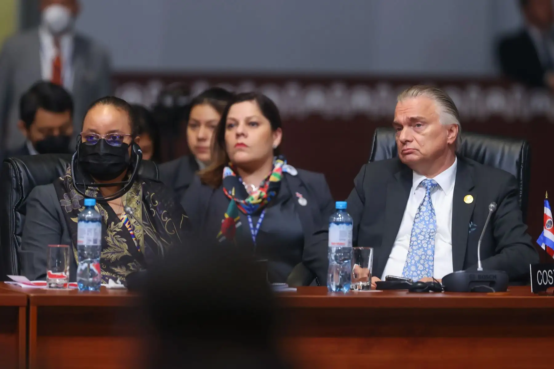 Con la participación de las delegaciones integrantes de la OEA se dio inicio a la primera sesión plenaria en donde el canciller, César Landa fue elegido para presidir la reunión en representación del Perú.

Foto: ANDINA/Andrés Valle
