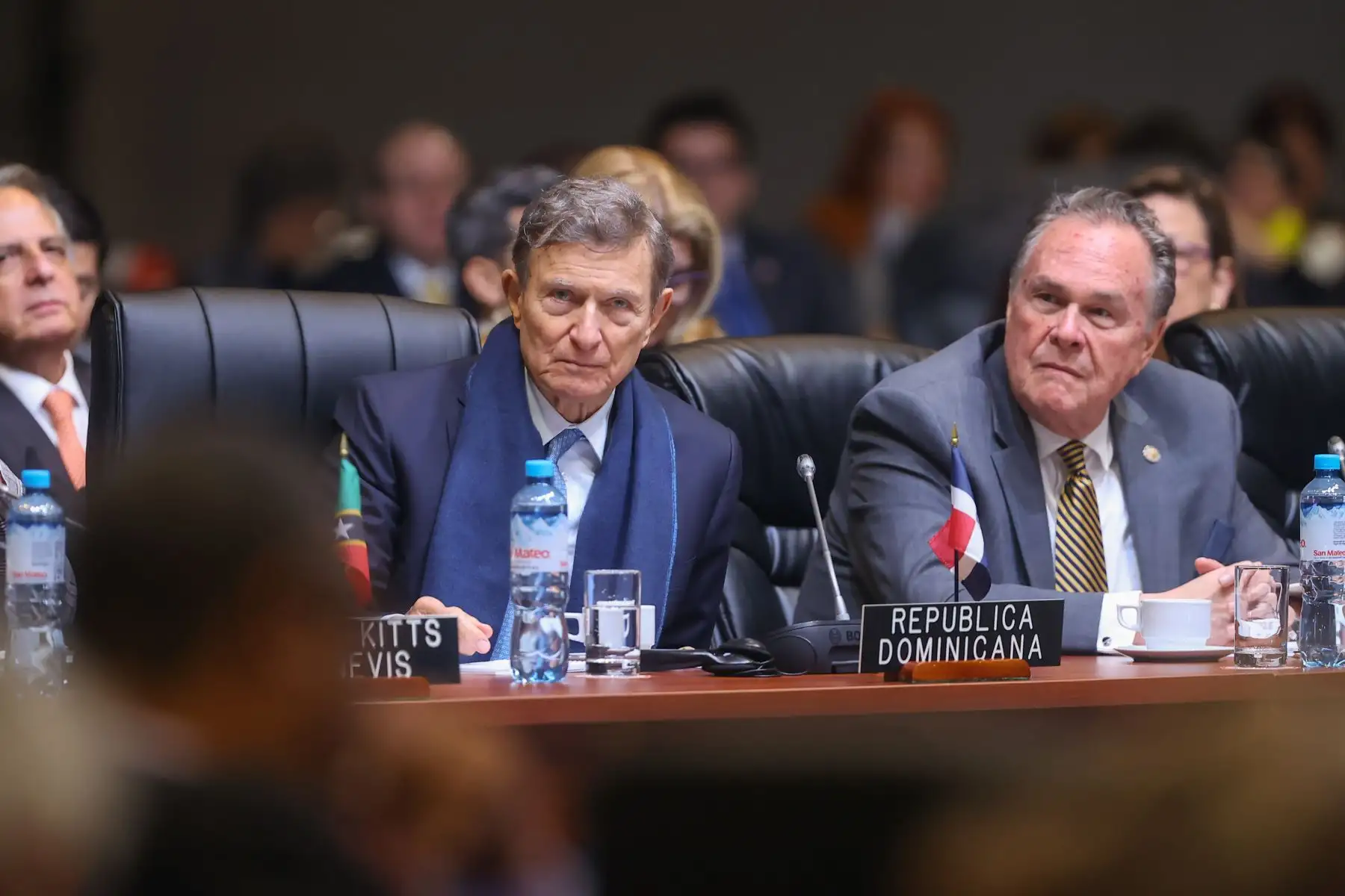 Con la participación de las delegaciones integrantes de la OEA se dio inicio a la primera sesión plenaria en donde el canciller, César Landa fue elegido para presidir la reunión en representación del Perú.

Foto: ANDINA/Andrés Valle