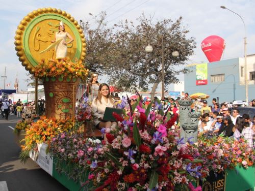 Trujillo proyecta visita de cerca de 150,000 personas por el Festival Internacional de Primavera. Turistas aprovecharán el feriado largo para disfrutar de la fiesta y conocer los atractivos de la capital de La Libertad. Foto: Luis Puell