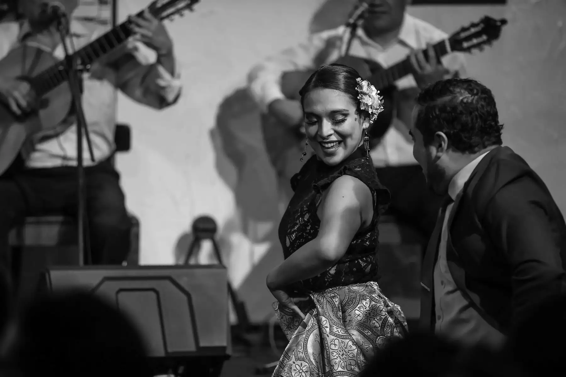 “La marinera limeña tiene un orden, pero cada uno disfruta como lo siente”, dice Pedro Padilla. El bailarín interpreta lo que el cantante propone en las letras.
Foto: ANDINA/Andrés Valle