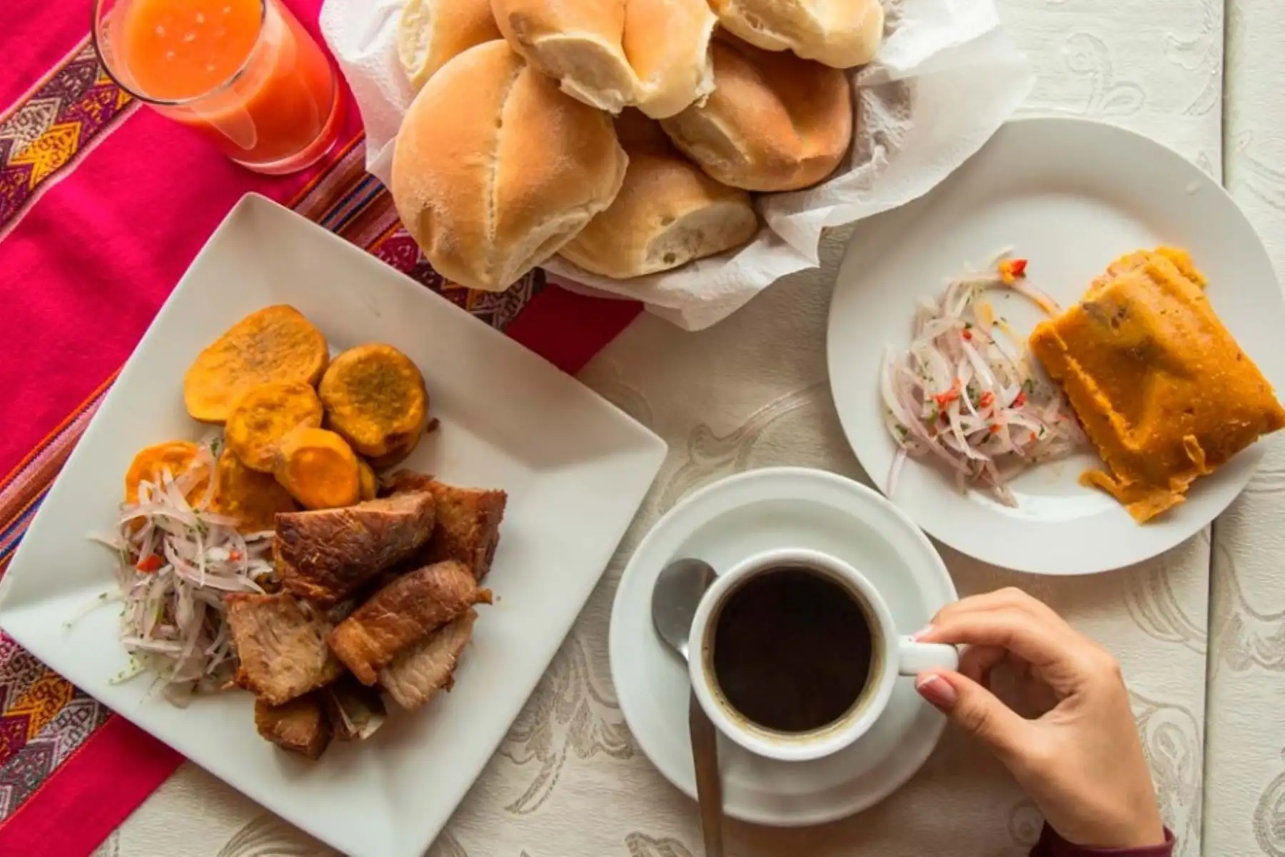 El tradicional desayuno peruano, ahora acompañado de tamal, enfrentará ahora a Chile en semifinales. Foto: Difusión