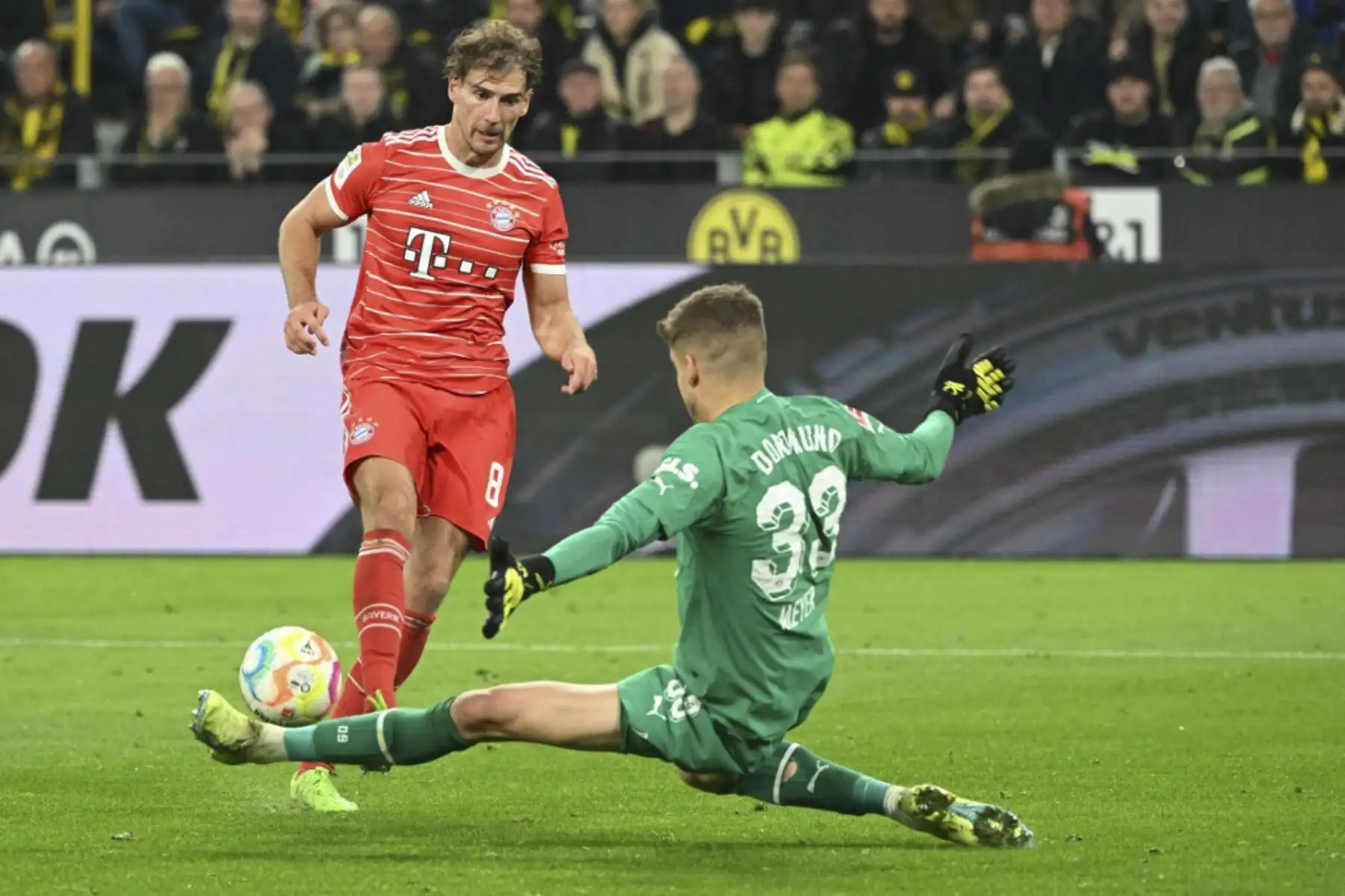 Bayern de Munich empata 2 a 2 con Borussia Dortmund

Foto: AFP