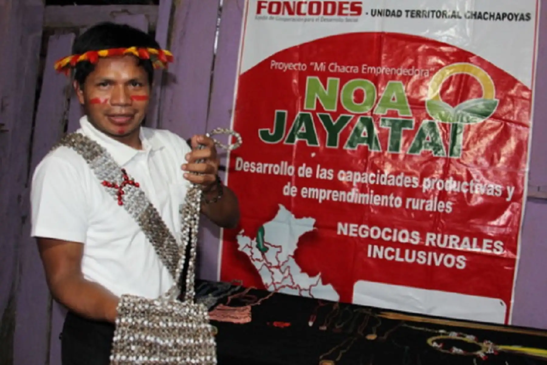 El Ministerio de Desarrollo e Inclusión Social, a través del proyecto Noa Jayatai (“Vamos a crecer” en shipibo-konibo) del programa Foncodes, fomenta el emprendimiento y las capacidades productivas de 13,330 hogares de comunidades rurales en situación de pobreza y pobreza extrema, en 12 regiones con ámbitos amazónicos, con el objetivo de dinamizar la economía local y mejorar el incremento sostenible de sus ingresos.