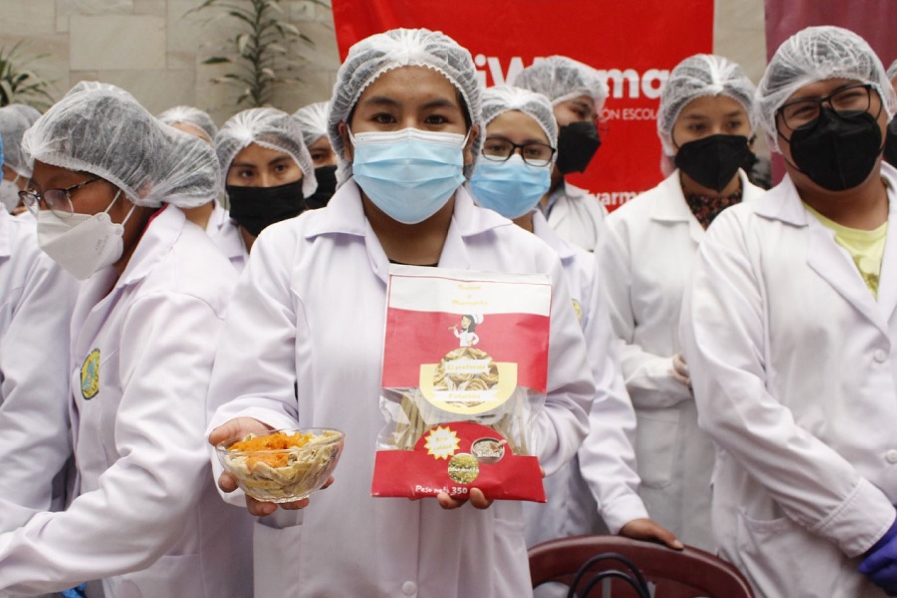 Estudiantes de la Escuela de Ingeniería de Industrias Alimentarias de la Universidad Nacional de San Agustín de Arequipa (UNSA) presentaron siete variedades de productos innovadores y nutritivos como propuesta para el servicio alimentario de Qali Warma.