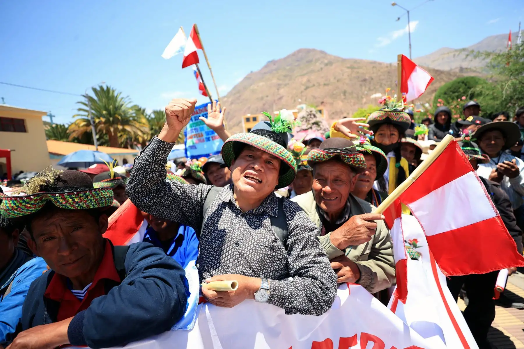 El presidente de la República, Pedro Castillo, presidió ceremonia de conmemoración por el 208 aniversario de la primera jura de la independencia de Cangallo, en Ayacucho. Fue recibido por el gobernador regional de Ayacucho, Carlos Rúa Carbajal y autoridades locales. Foto: ANDINA/Prensa Presidencia
