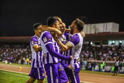 Alianza Lima enfrenta a Municipal en Matute