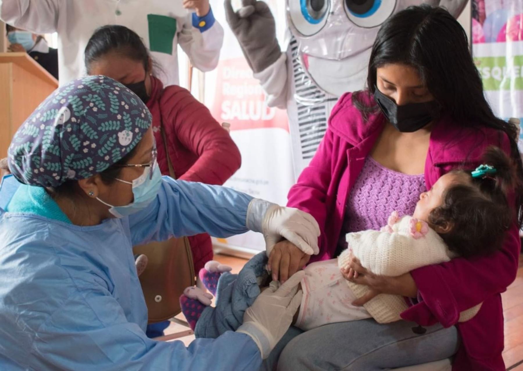 La Dirección Regional de Salud de Tacna busca inmunizar contra el covid-19 a 21,648 niños menores de cinco años de edad. ANDINA/Difusión