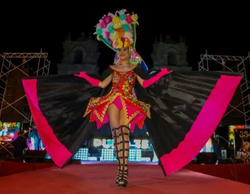 El certamen Pachamama Fashion Puno 2022 busca reivindicar el ancestral arte textil de Puno y deslumbra a los asistentes.