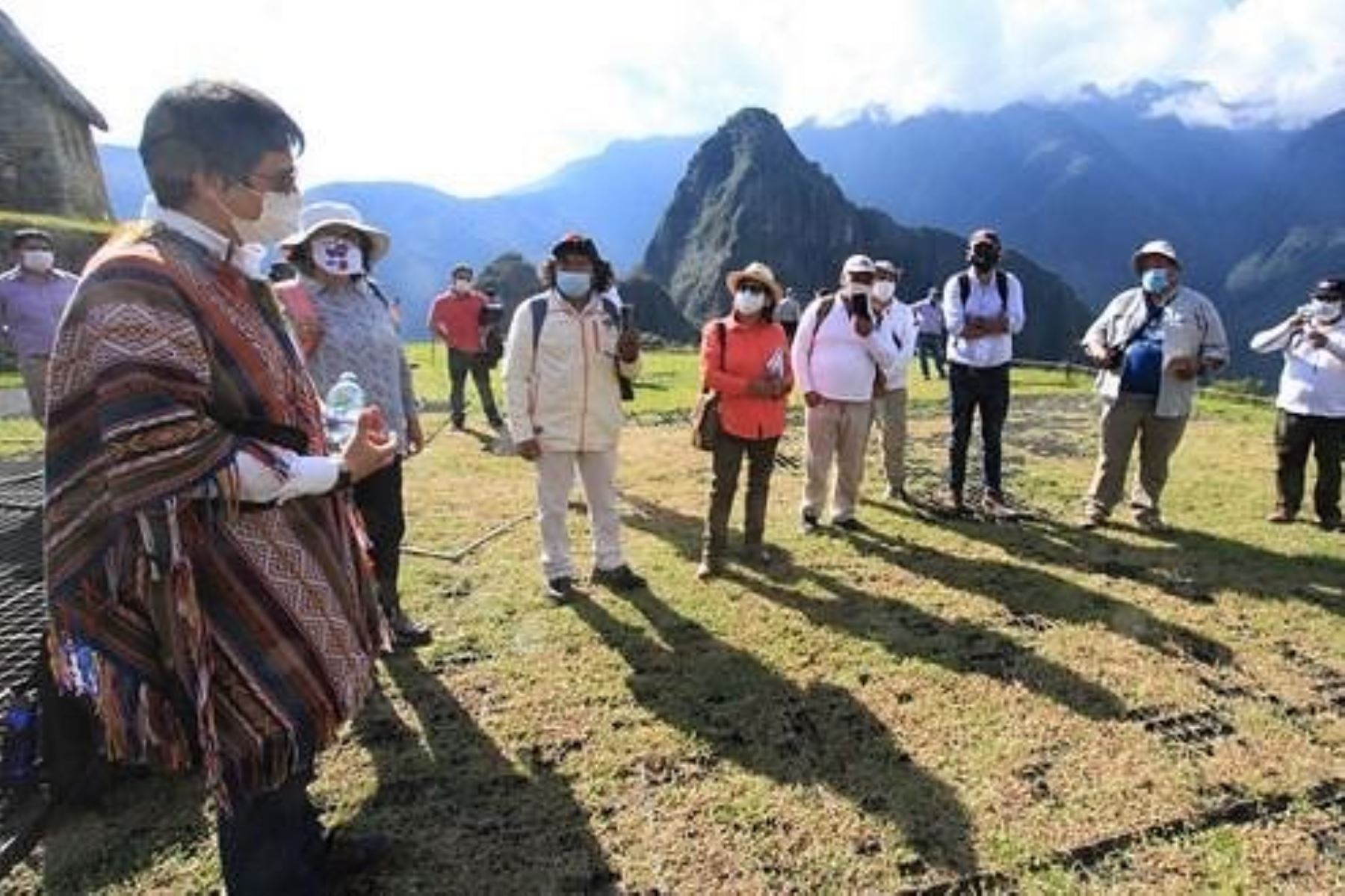 Gobernador Jean Paul Benavente anunció próxima feria internacional de turismo en Cusco.