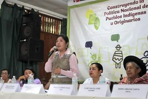 La ministra de Cultura, Betssy Chávez, participó en los talleres para la construcción de la Política Nacional de Pueblos Indígenas. Foto: Ministerio de Cultura/difusión.