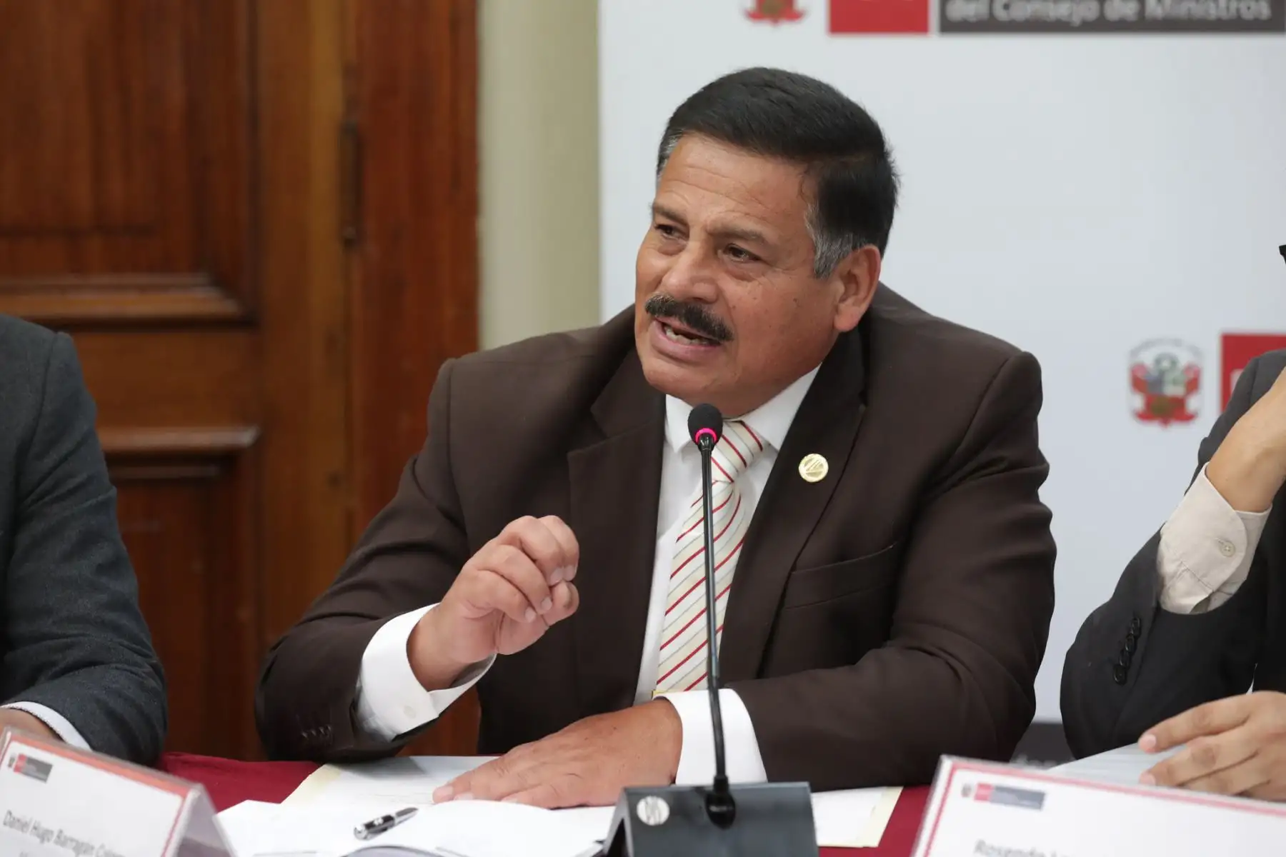 El ministro de Defensa, Daniel Barragán, informó que la presencia de efectivos de las Fuerzas Armadas (FF.AA.) cerca de la Plaza de Armas, formó parte del patrullaje integrado con la Policía Nacional del Perú (PNP) que se desarrolla en el marco de estado de emergencia en Lima y Callao.