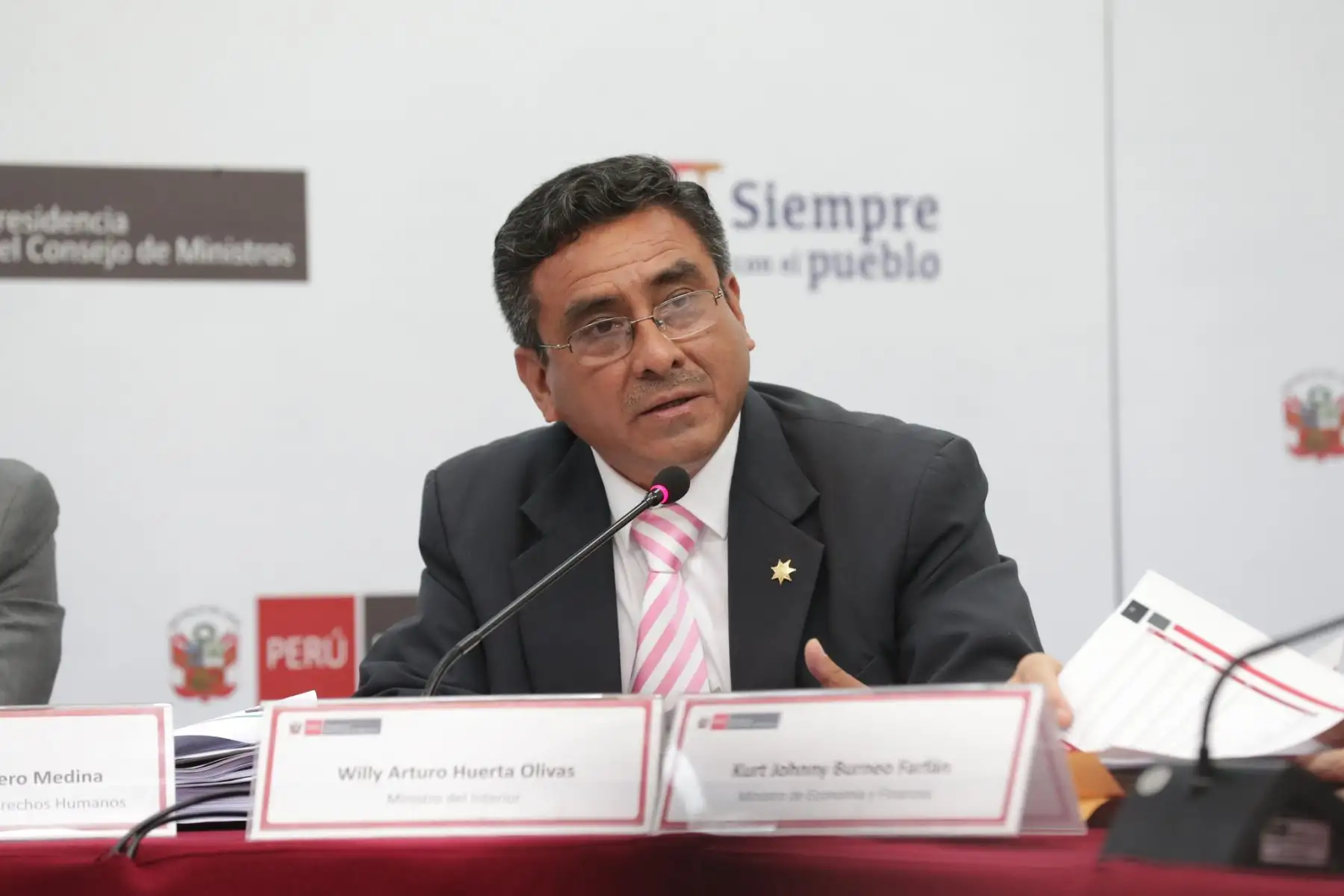 El ministro del Interior, Willy Huerta, sostuvo hoy que su sector apoya la lucha contra la corrupción y la captura de personas buscadas por la justicia, a través de la Policía Nacional. Foto: PCM