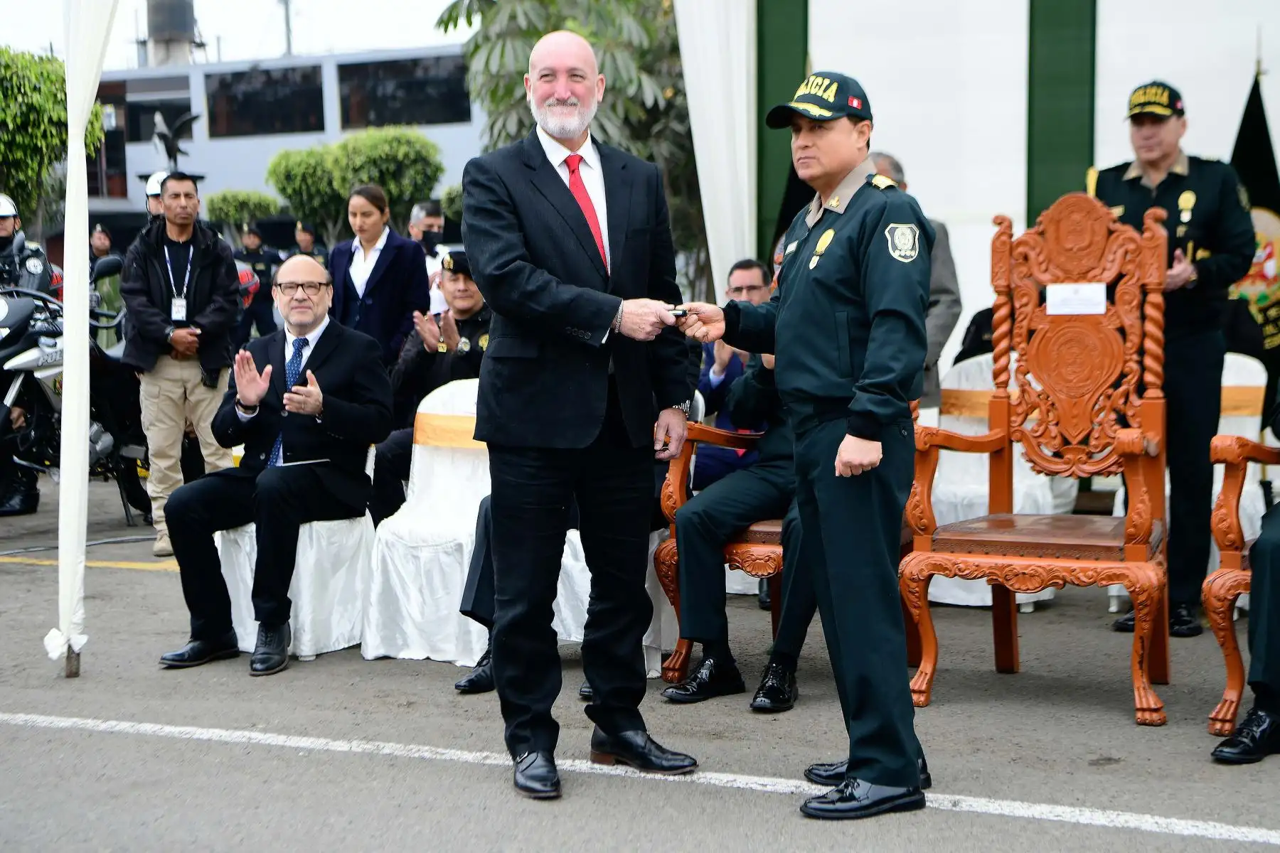 Acuerdo entre la PNP y la Asbanc permitirá la incorporación de 27 camionetas, 2 furgonetas y 80 motocicletas a labores de vigilancia y patrullaje en Lima y el interior del país.
Foto: ANDINA/MININTER