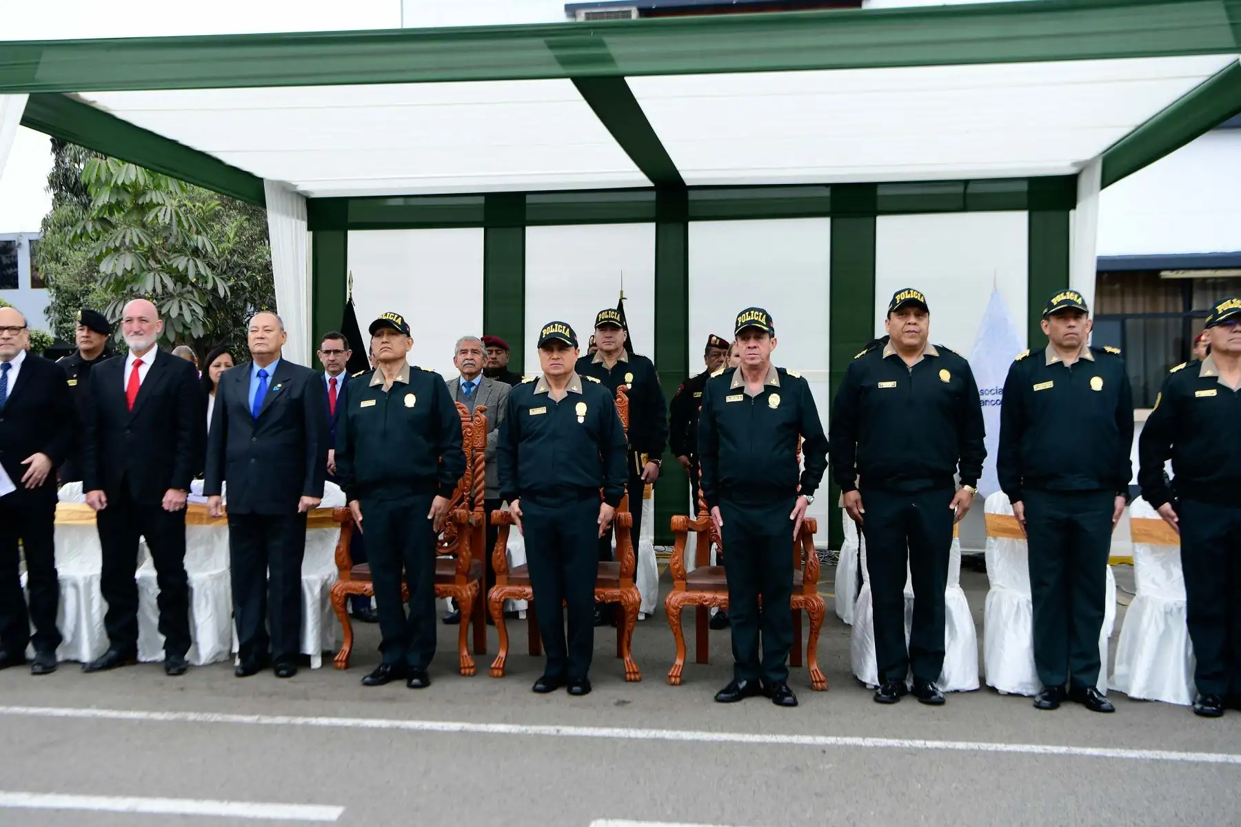 Acuerdo entre la PNP y la Asbanc permitirá la incorporación de 27 camionetas, 2 furgonetas y 80 motocicletas a labores de vigilancia y patrullaje en Lima y el interior del país.
Foto: ANDINA/MININTER