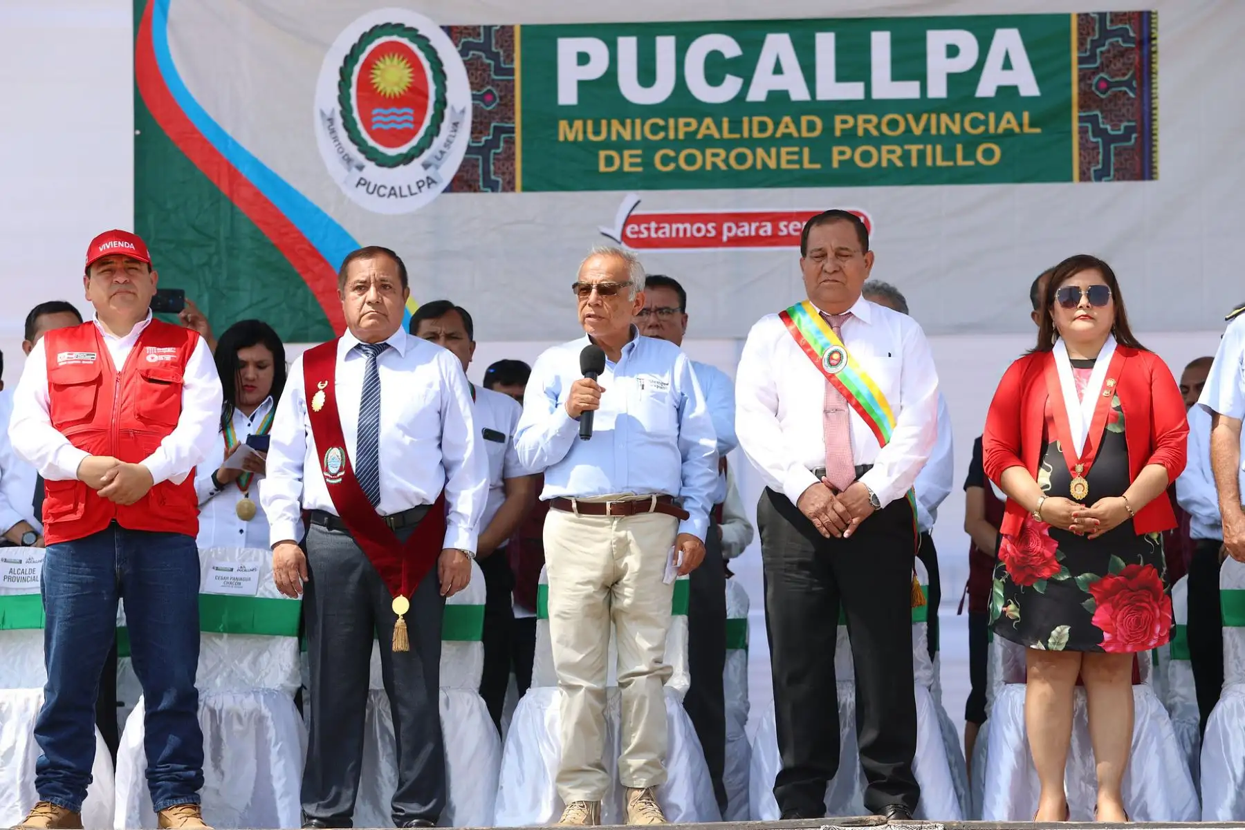 El presidente del Consejo de Ministros, Aníbal Torres, junto con el titular de Vivienda, participa en los actos protocolares por la Semana Jubilar de Pucallpa. Foto: PCM El presidente del Consejo de Ministros, Aníbal Torres, junto con el titular de Vivienda, participa en los actos protocolares por la Semana Jubilar de Pucallpa. Foto: PCM