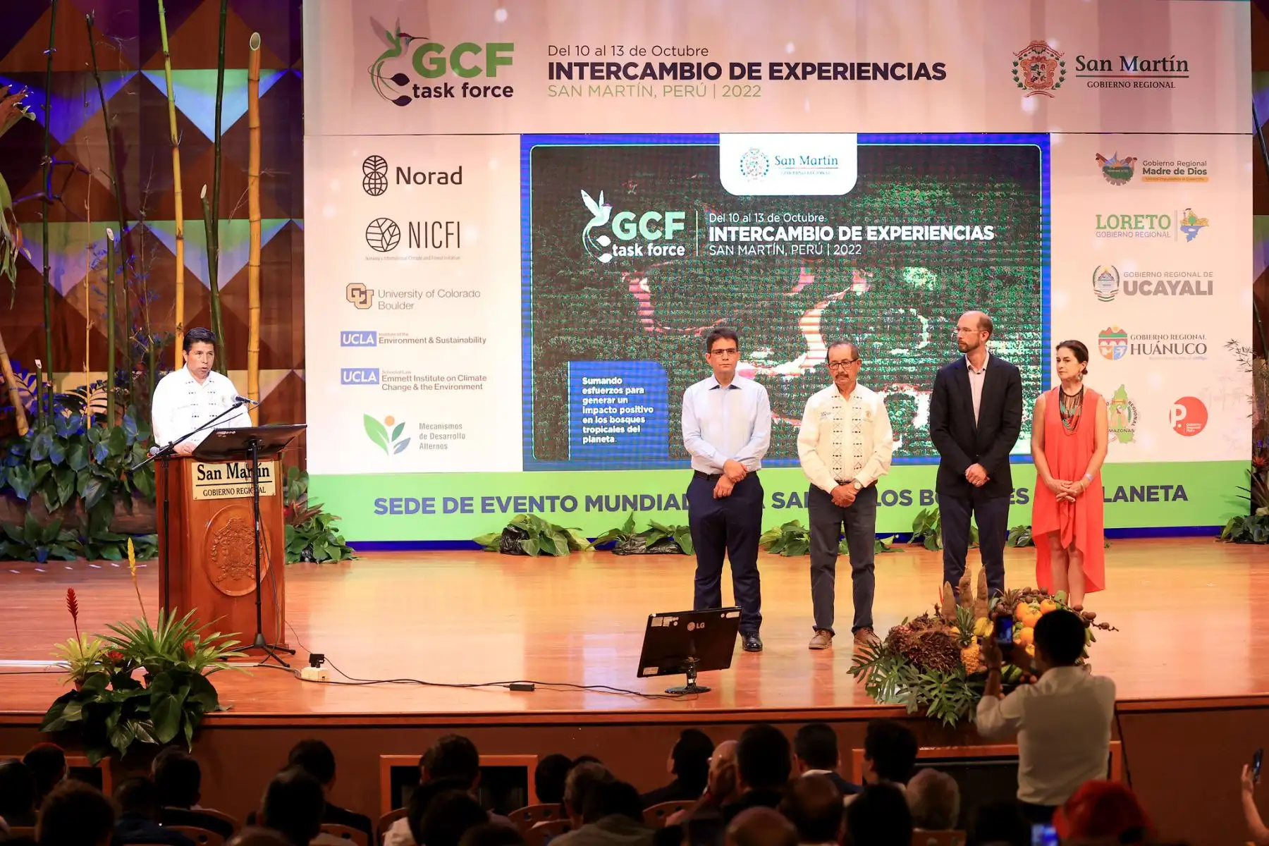 En la región San Martín, el presidente de la República, Pedro Castillo Terrones, participa en intercambio de Experiencias del Grupo de Trabajo de gobernadores por el clima y el bosque

Foto: ANDINA/Prensa Presidencia