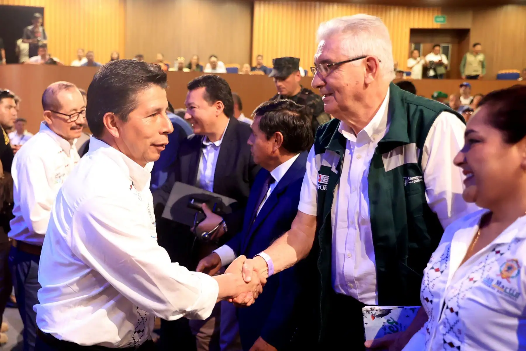 En la región San Martín, el presidente de la República, Pedro Castillo Terrones, participa en intercambio de Experiencias del Grupo de Trabajo de gobernadores por el clima y el bosque

Foto: ANDINA/Prensa Presidencia