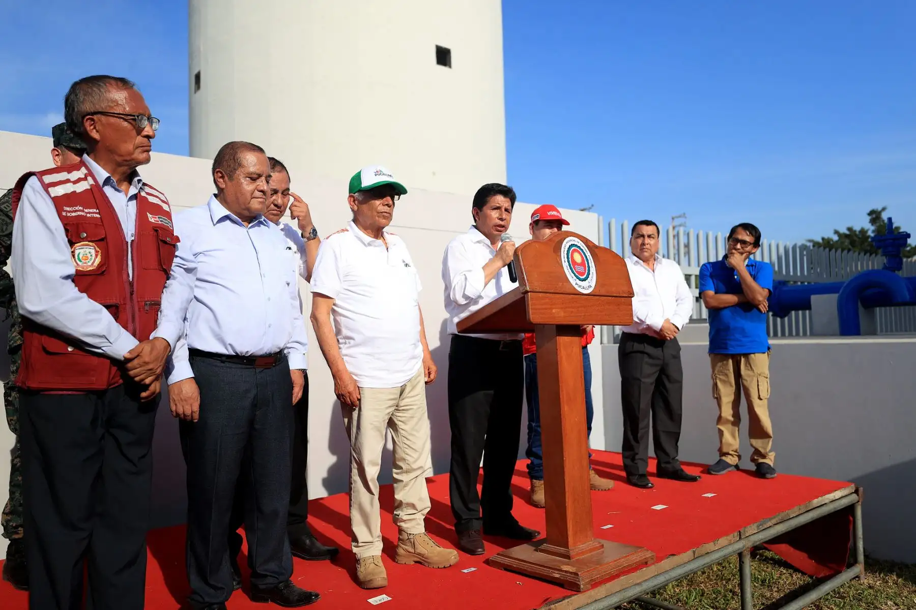 Mandatario Pedro Castillo Terrones inspecciona obras de mejoramiento del sistema de agua potable y alcantarillado, en el distrito de Manantay, región Ucayali.

Foto:ANDINA/Presidencia