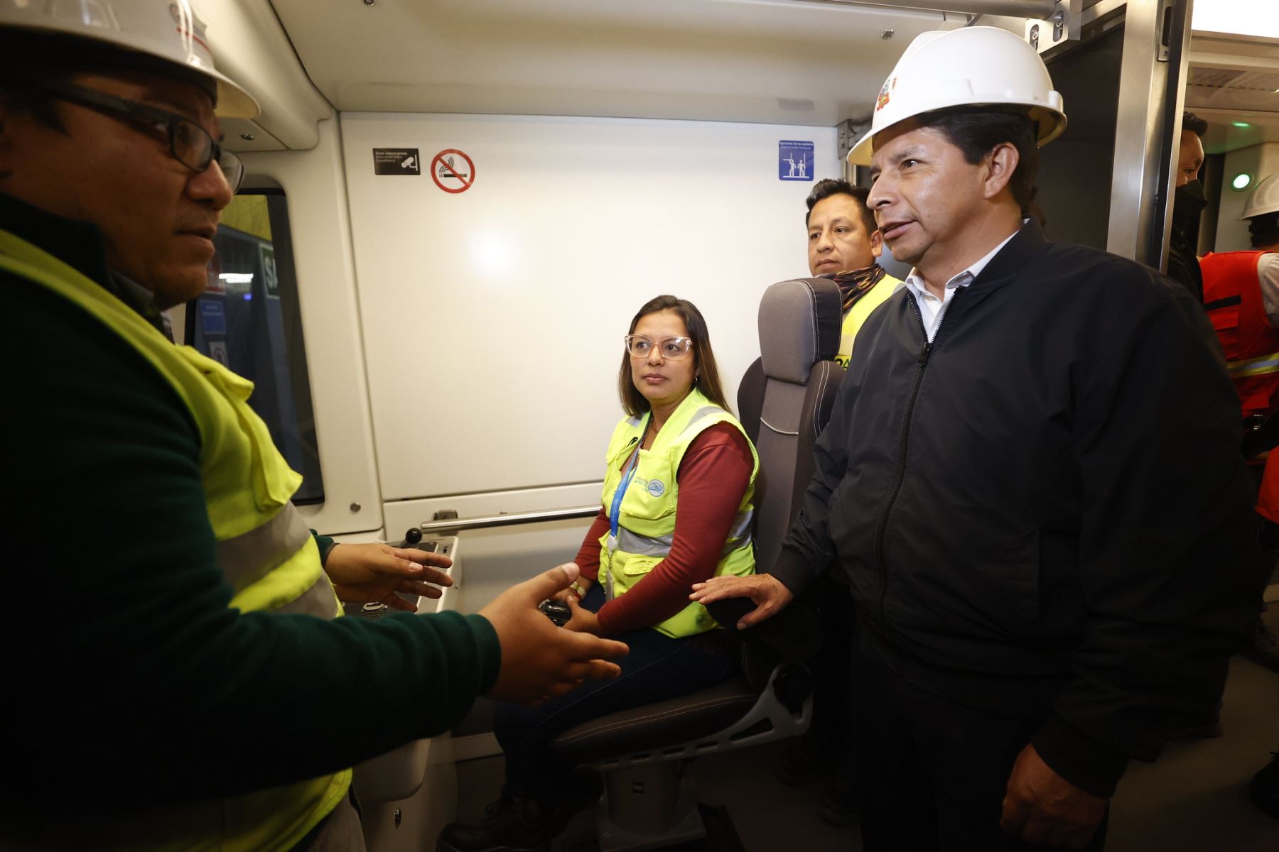 El presidente Pedro Castillo viajó en un tren de la Línea 2. ANDINA/Prensa Presidencia