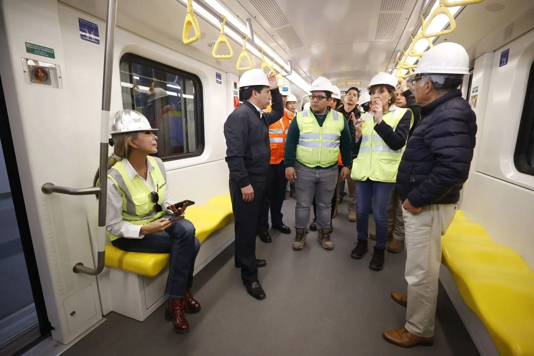 El presidente de la República, Pedro Castillo, supervisa avances en la Línea 2 del Metro de Lima, en Santa Anita. Foto: ANDINA/Prensa Presidencia