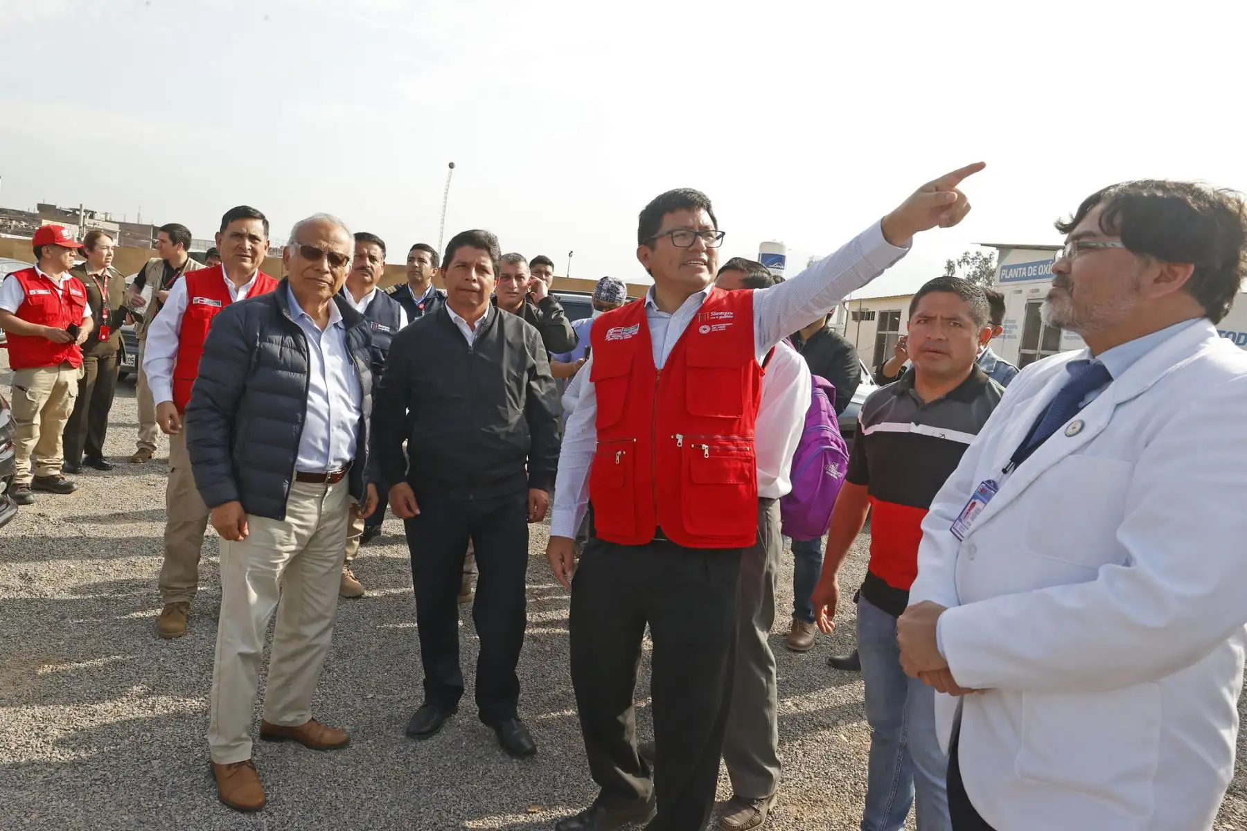 El presidente de la República, Pedro Castillo, acompañado del jefe de Gabinete, Aníbal Torres, y el ministro de Salud, Jorge López, supervisó el proyecto del Hospital de San Juan de Lurigancho. Foto: ANDINA/Prensa Presidencia