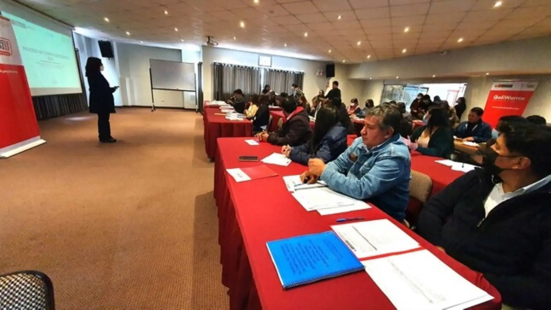 El Programa Nacional de Alimentación Escolar Qali Warma capacitó a comités de compras de las regiones Cusco y de Apurímac.