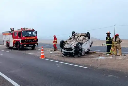 Dos personas fallecidas, una de ellas una menor de ocho años, fue el trágico saldo de un accidente vehicular ocurrido en el kilómetro 338 de la carretera Panamericana Norte, en el tramo Huarmey-Casma, en la región Áncash.
