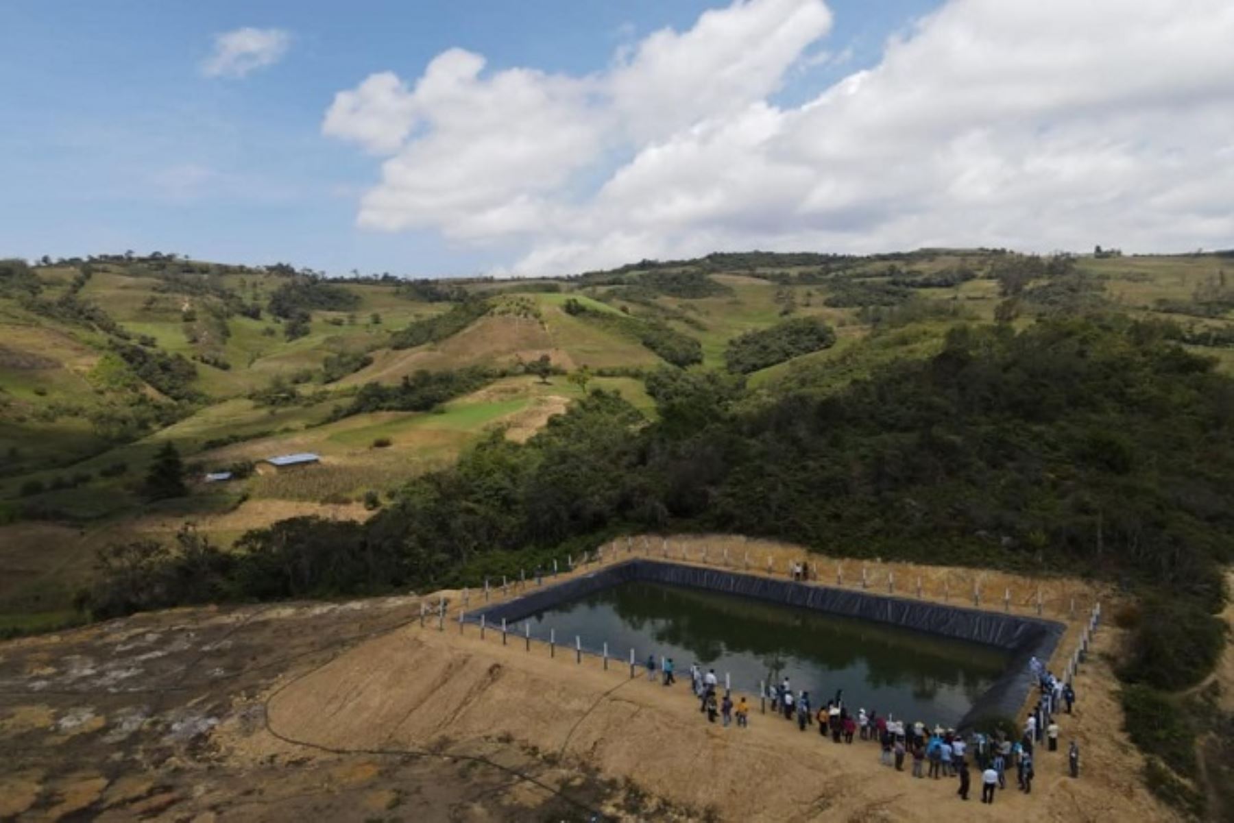 Gobierno Regional de Cajamarca construyó 73 reservorios de agua en apoyo a la agricultura y ganadería del departamento.