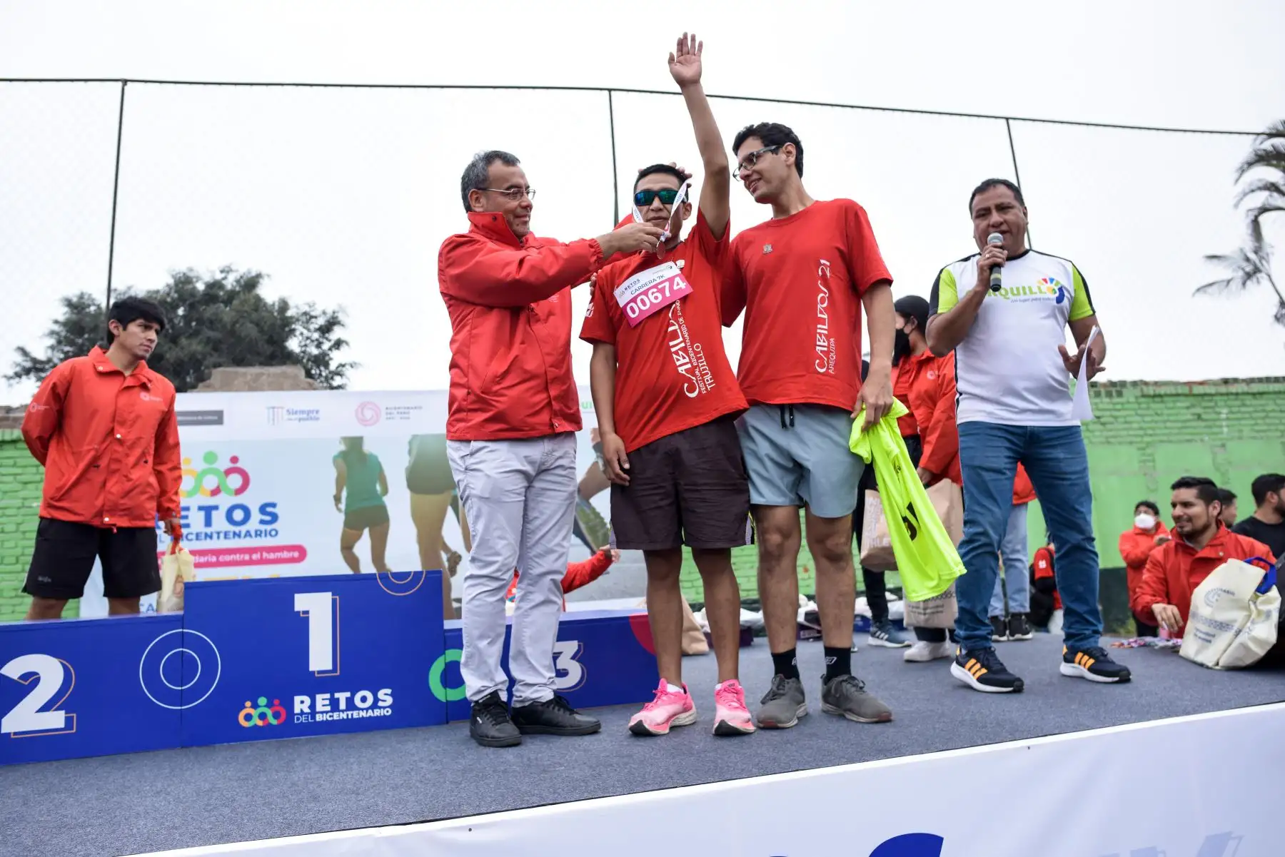 El Proyecto Especial Bicentenario del Ministerio de Cultura y la Municipalidad de Surquillo realizaron la carrera 7K para apoyar a las ollas comunes del distrito, en el marco del Día Mundial de la Alimentación. Se recolectó más de una tonelada de alimentos no perecibles. Foto: Perú Bicentenario