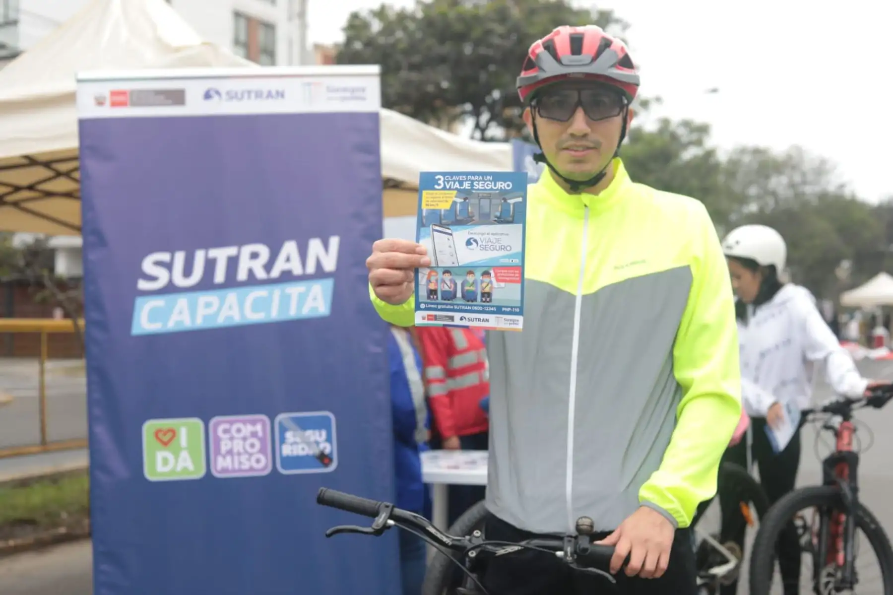 Con gran entusiasmo, decenas de ciudadanos participaron hoy en las diversas actividades lúdicas y educativas realizadas por la Sutran en el marco de las acciones impulsadas a nivel nacional por el Día Nacional de la Seguridad Vial. Foto: Sutran Perú