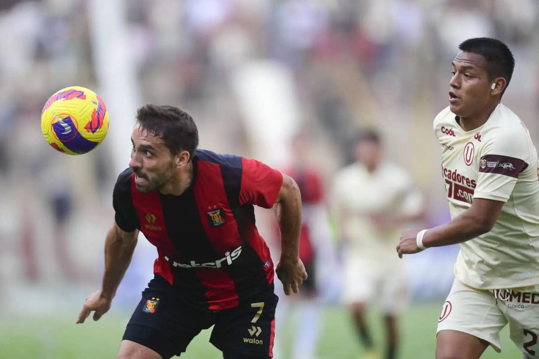 Universitario choca ante FBC Melgar en la jornada 16 del Torneo Clausura de la Liga 1, en el Estadio Monumental. Foto: Liga 1