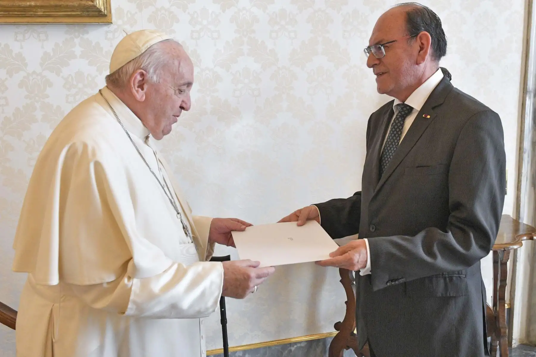 El canciller César Landa fue recibido por el Papa Francisco, ello como parte del viaje de trabajo que lleva a cabo por diversos países de Europa y América. Foto: ANDINA/ Cancillería