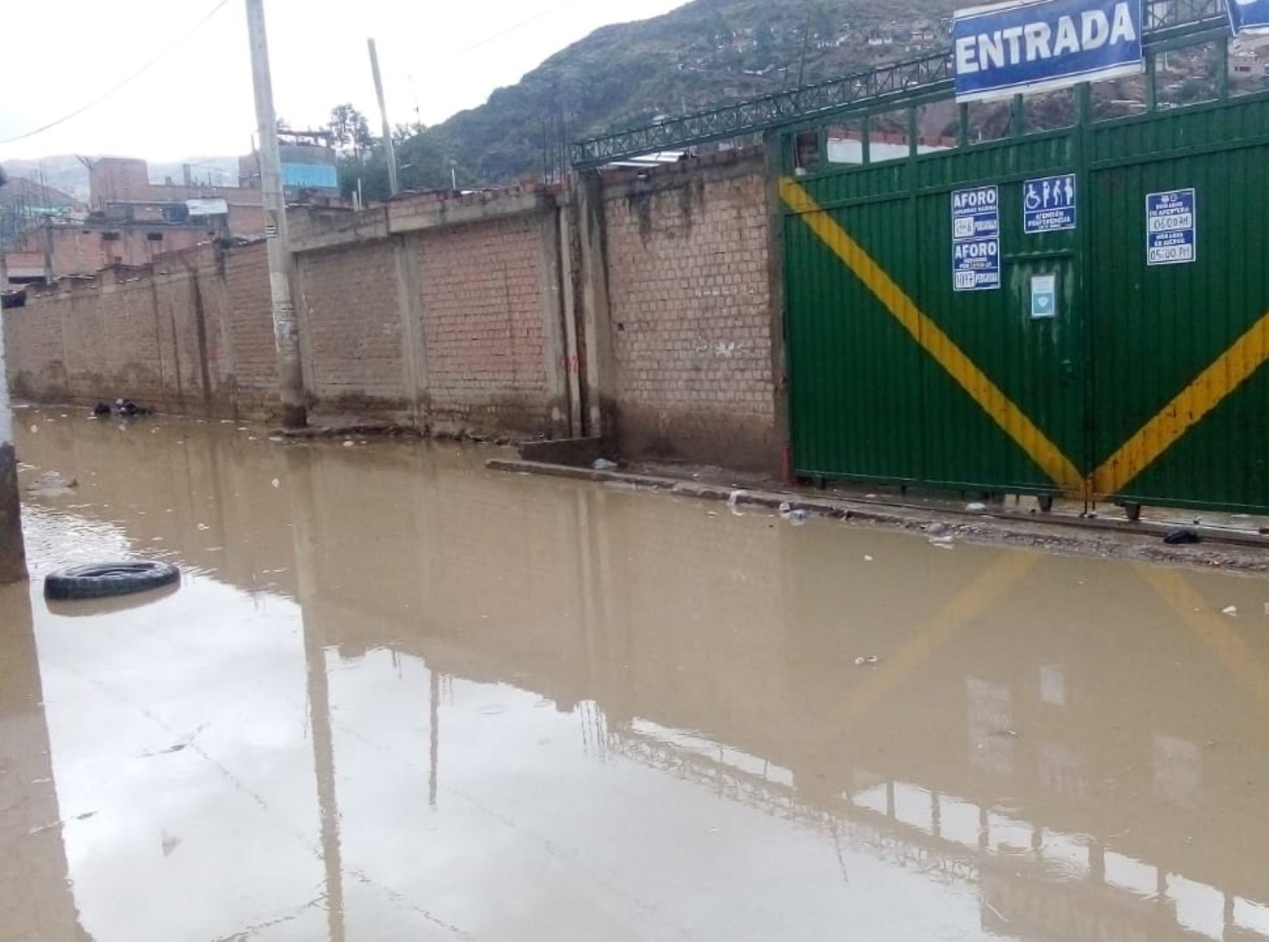 Cinco casas resultaron afectadas en Huaraz tras el colapso del sistema de saneamiento a causa de las lluvias intensas en Áncash. ANDINA/Difusión