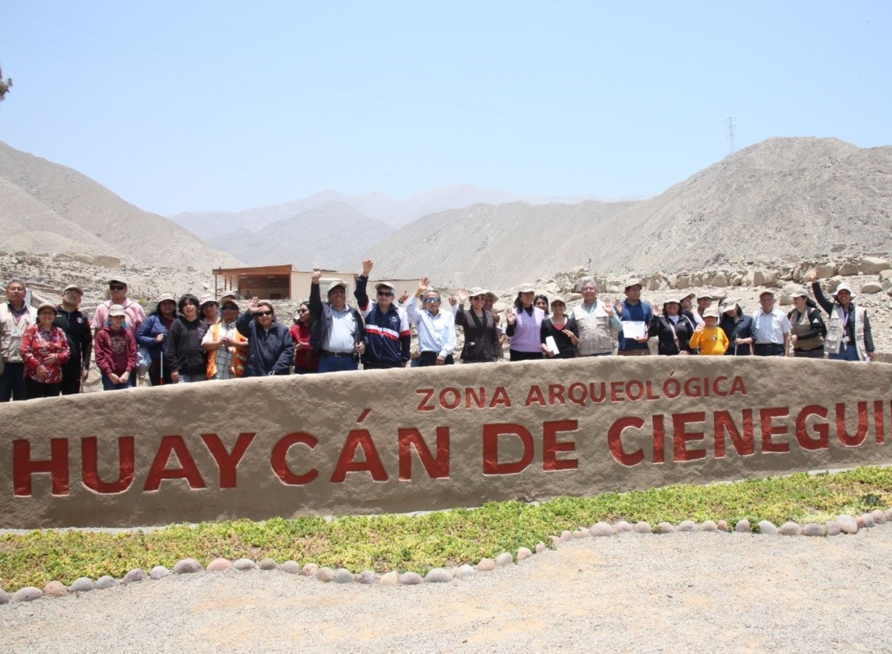 Ministerio de Cultura reconoce el trabajo de los representantes del Comité Inclusivo por el Qhapaq Ñan en el sitio arqueológico Huaycán, ubicado en el distrito de Cieneguilla.