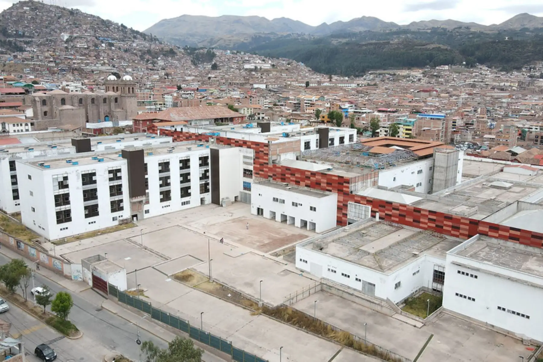 Presidente Pedro Castillo participa de la firma del contrato  e inicio de obra del hospital Antonio Lorena del Cusco. Foto: ANDINA/ Prensa Presidencia