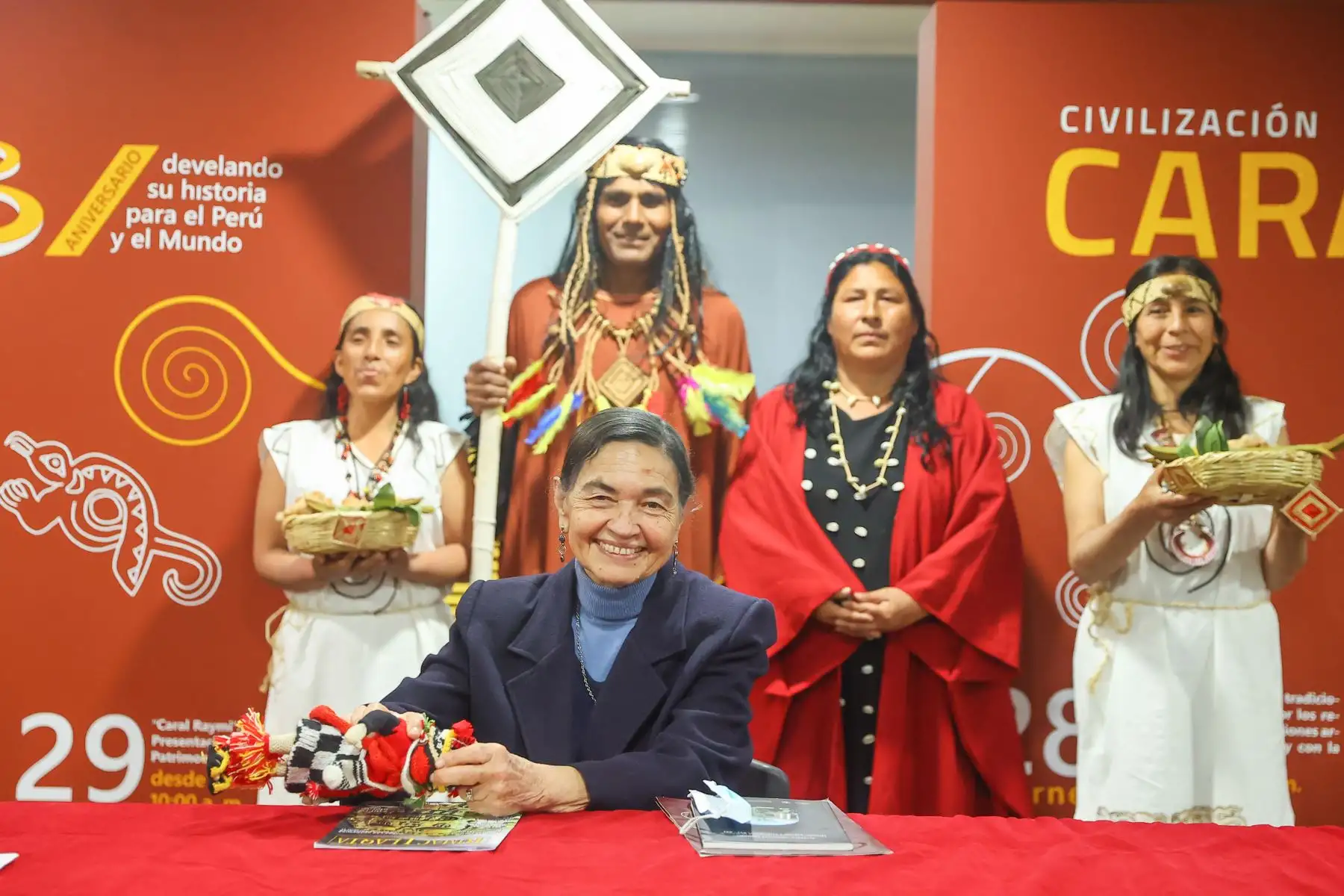 En el marco del 28 aniversario del inicio de las investigaciones sobre Caral, la primera civilización de América, la doctora Ruth Shady Solís, directora de la Zona Arqueológica Caral, presentó el avance de las investigaciones y hallazgos realizados en seis asentamientos de la zona capital de Caral, ubicada a cuatro horas de viaje desde la ciudad de Lima. 
Foto:ANDINA/Andrés Valle