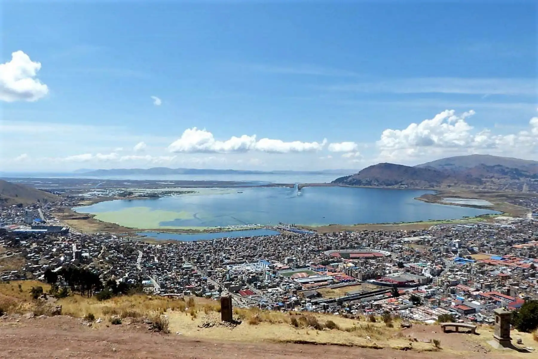 Vista panorámica de Puno y el lago Titicaca. Foto: Sunass/Difusión.