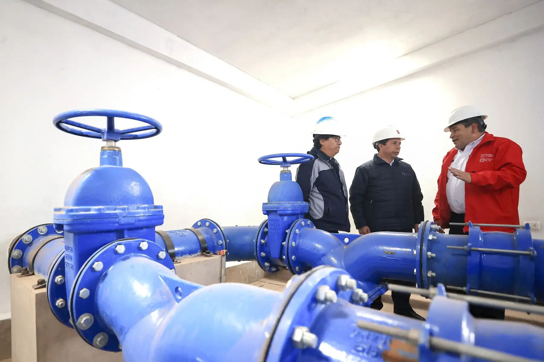El presidente de la República, Pedro Castillo,  inspeccionó proyecto de agua potable en la zona Noroccidental del Cusco. Participó el ministro de Vivienda, Construcción y Saneamiento, César Paniagua. Foto: ANDINA/Prensa Presidencia