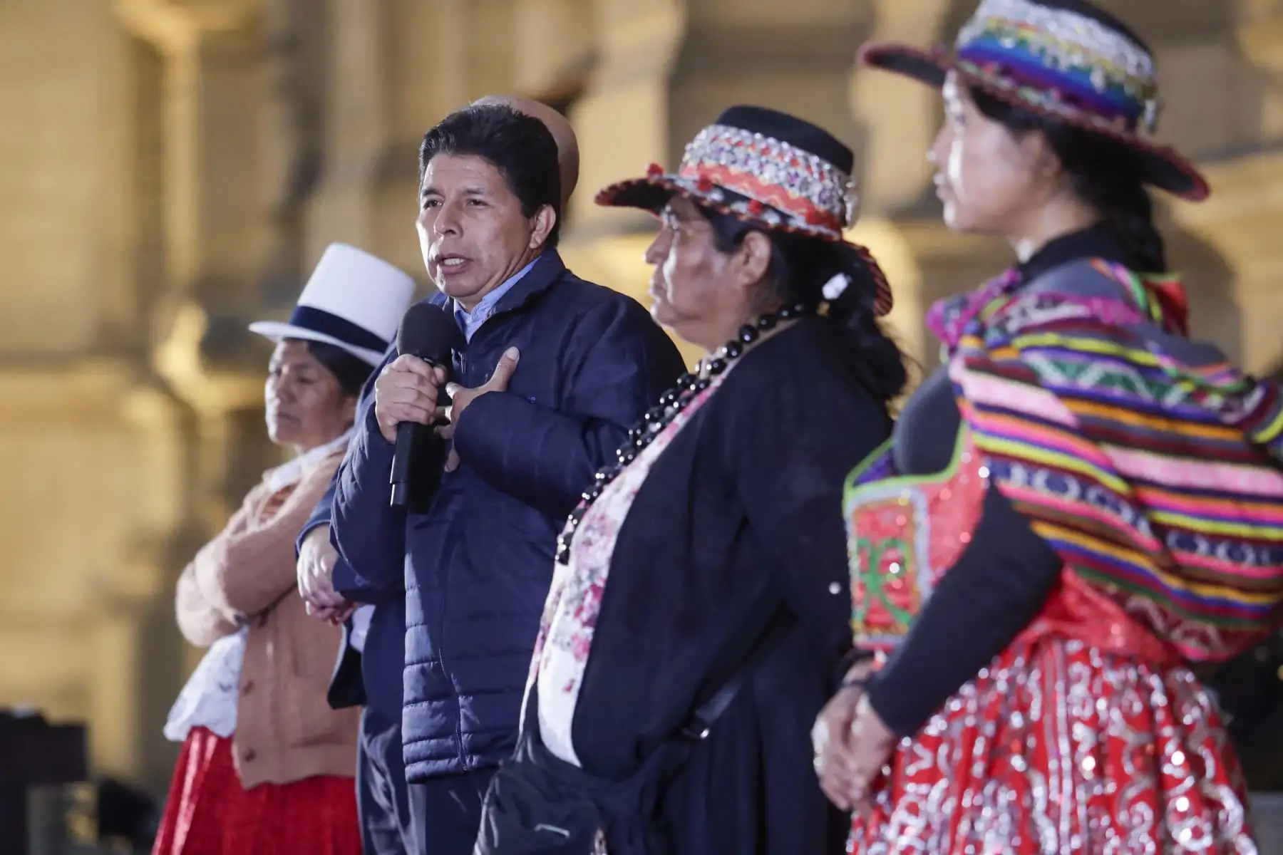 En el Patio de Honor de Palacio de Gobierno, el presidente de la República, Pedro Castillo Terrones, sostiene reunión con mujeres líderes y representantes del ámbito rural, agrario y productivo.Foto: ANDINA/Prensa Presidencia