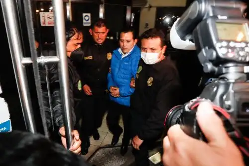 José Luna Morales es detenido por la policía tras dictarse prisión preventiva en su contra. Foto: ANDINA/Renato Pajuelo