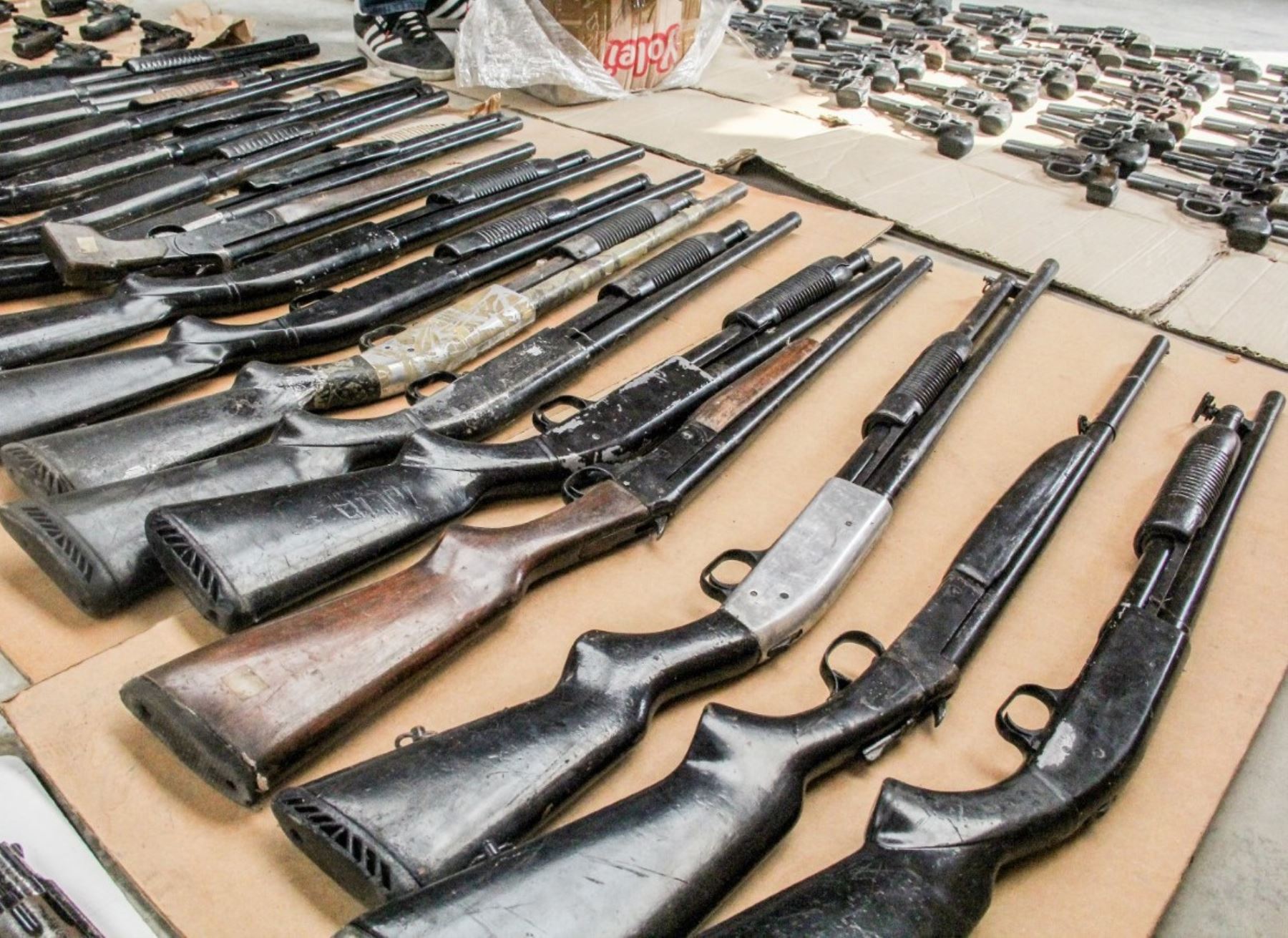 Fiscalizadores de Sucamec incautan más de un centenar de armas en últimas 48 horas en la región Ica. Eran almacenadas de forma irregular por empresas de seguridad privada.